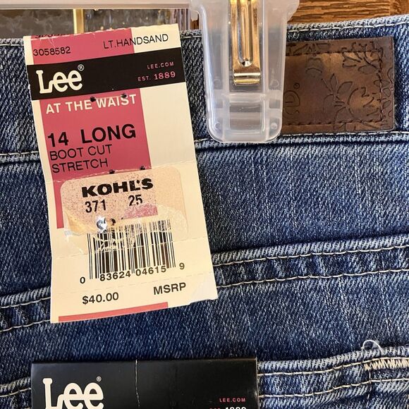 NWT Lee Women's Size 14 Long Relaxed High Rise Bootcut Denim Blue Jeans MSRP $40 - Picture 9 of 16